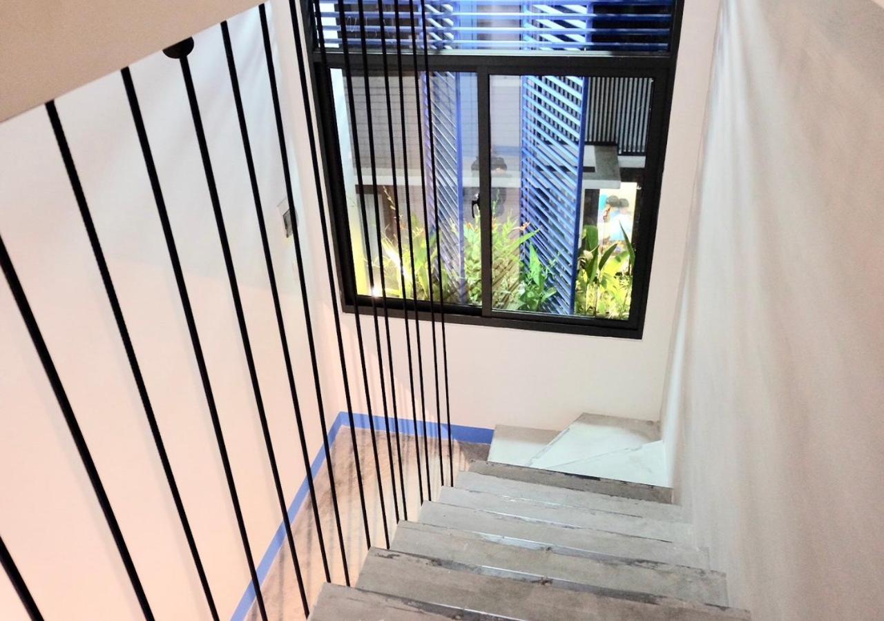 6 Bedroom House - Best Location - 5Mins My Khe Beach 다낭 외부 사진