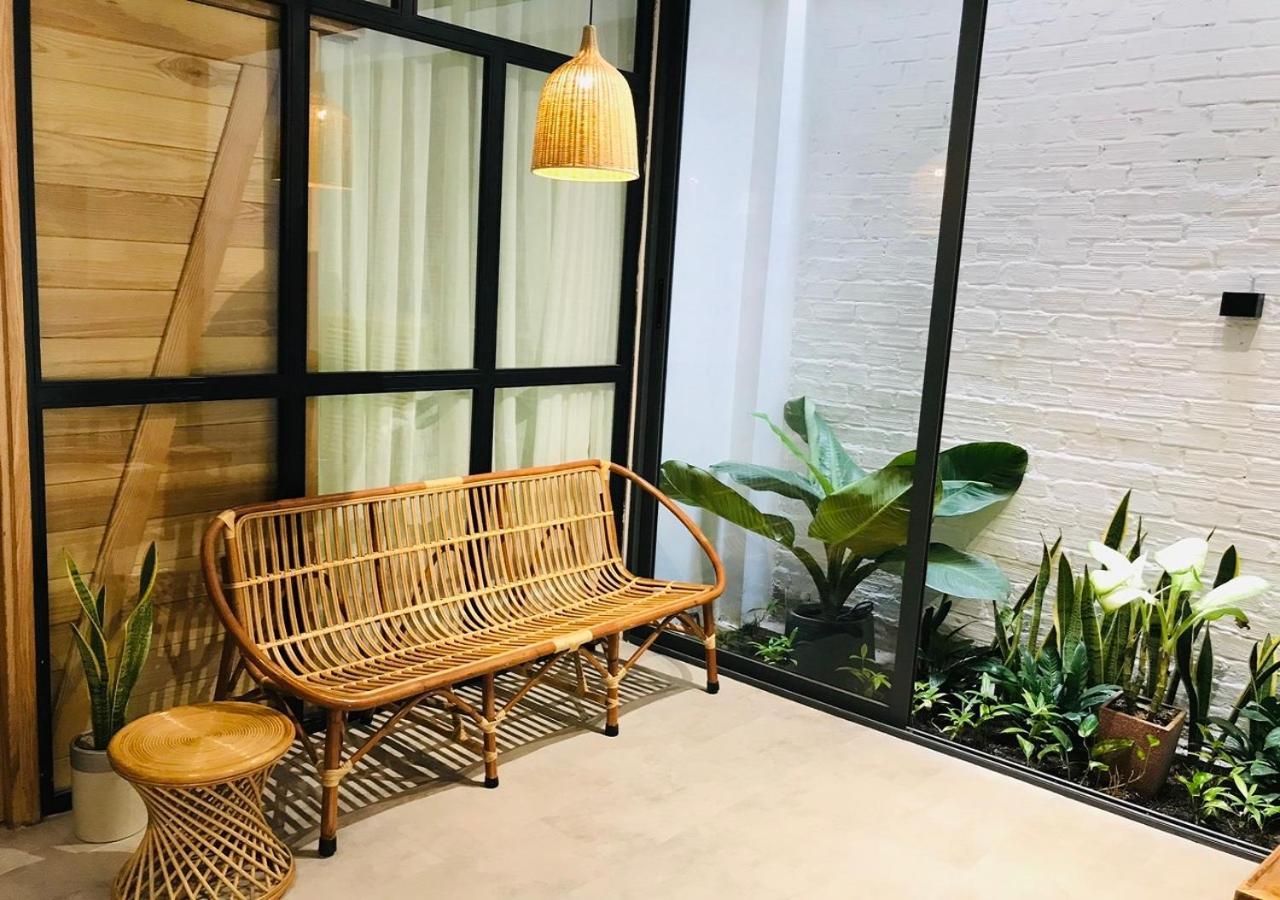 6 Bedroom House - Best Location - 5Mins My Khe Beach 다낭 외부 사진