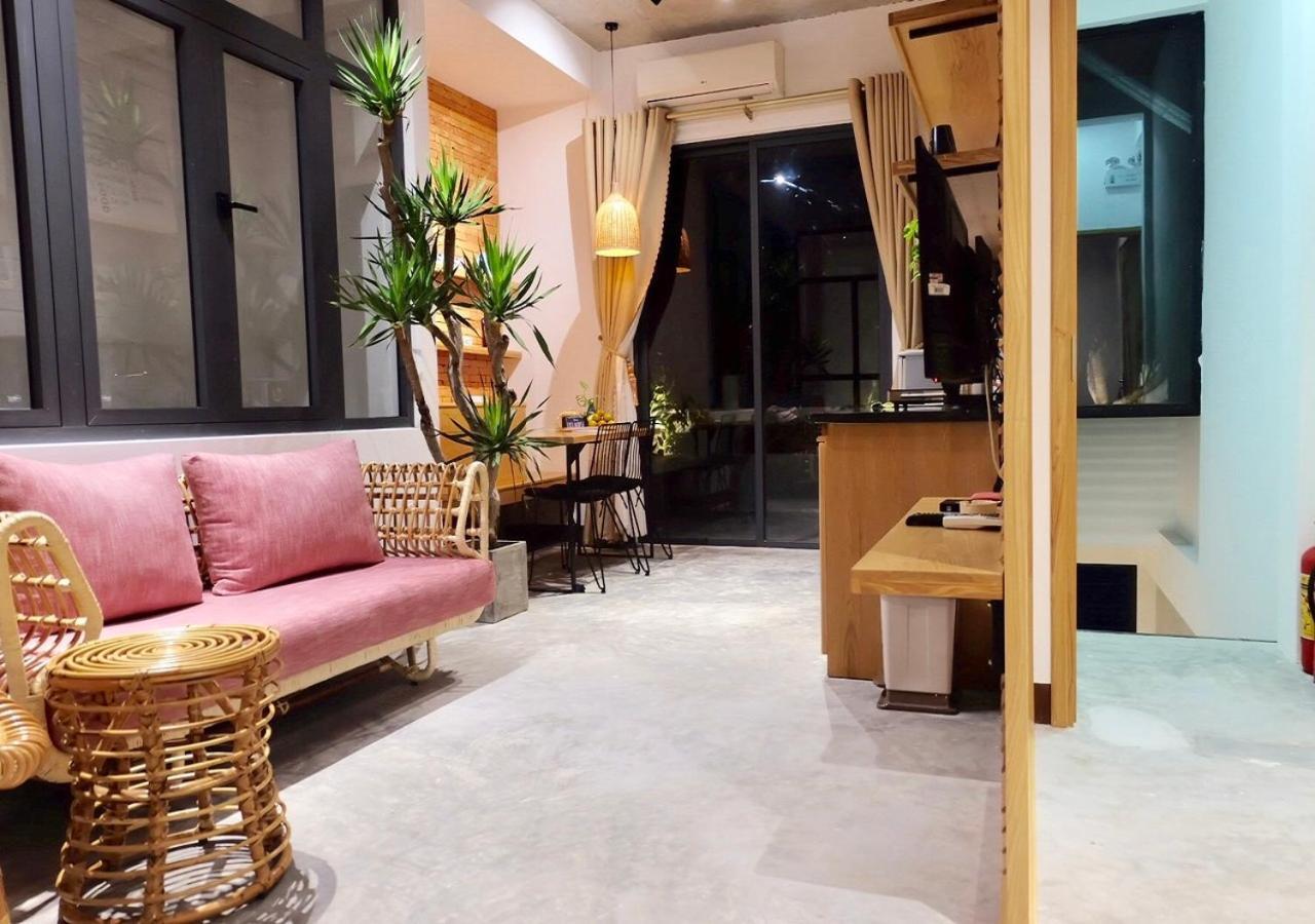 6 Bedroom House - Best Location - 5Mins My Khe Beach 다낭 외부 사진